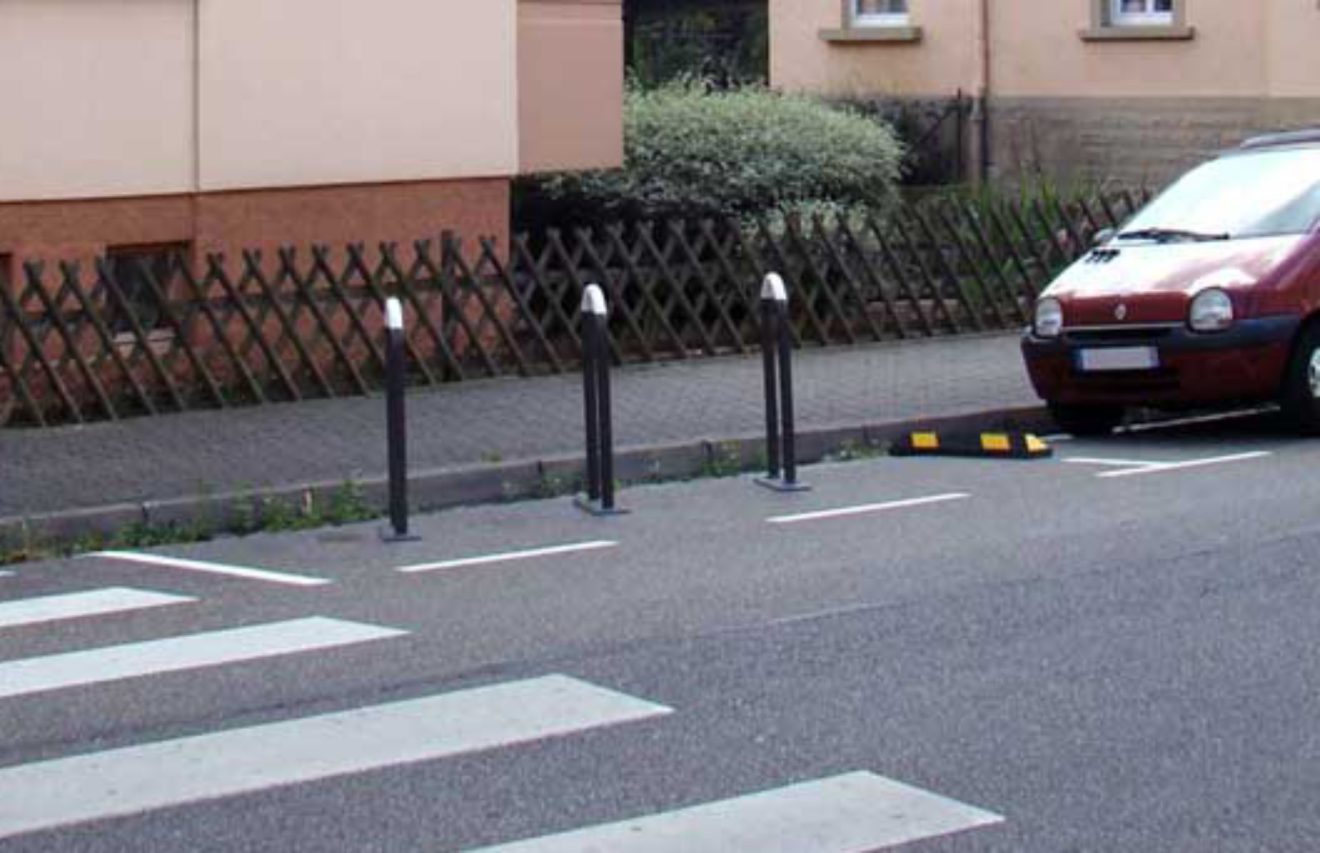 Des piétons en sécurité grâce à des places de stationnement neutralisées