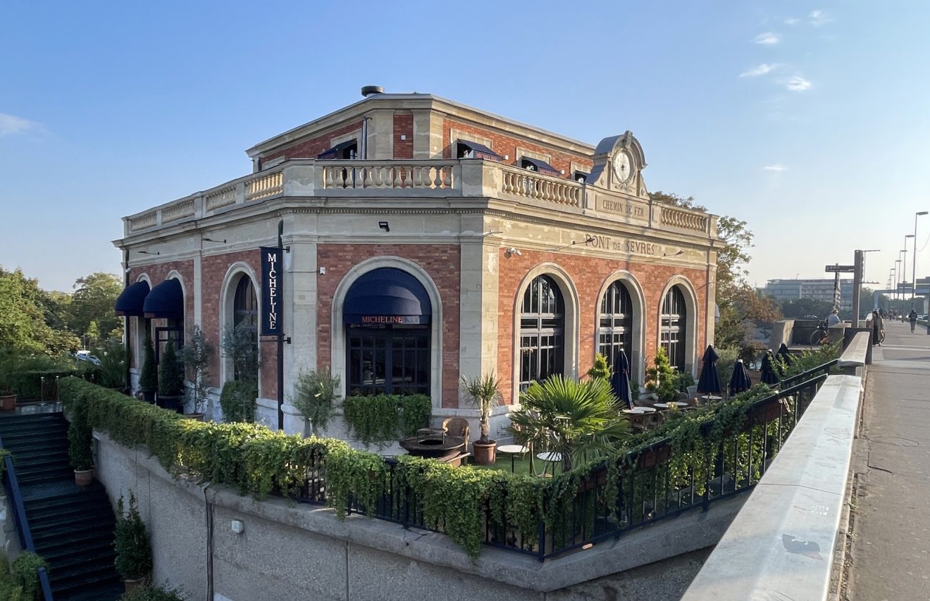 Le restaurant Micheline redonne vie à la gare du Pont de Sèvres