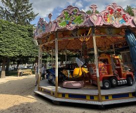 Un tour de manège au square Madame de Pompadour ?